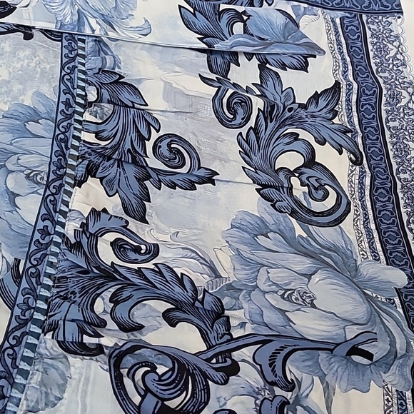 Alice and Olivia Geneva Midi Dress - Picture 7 of 16